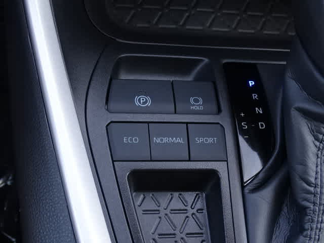 Certified 2025 Toyota RAV4 XLE Premium FWD image 33