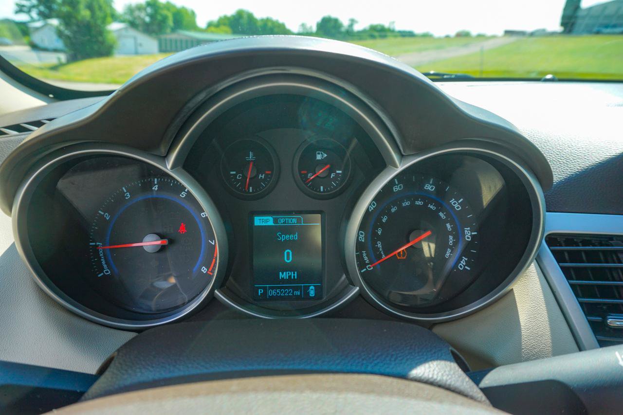 Used 2014 Chevrolet Cruze LT FWD image 11