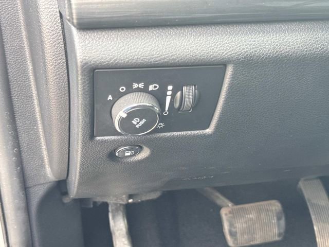 Used 2020 Jeep Grand Cherokee Laredo image 23