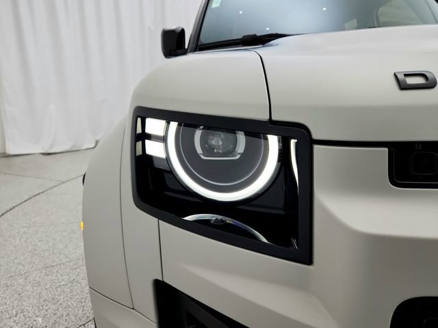 New 2026 Land Rover Defender 110 OCTA AWD/4WD image 30