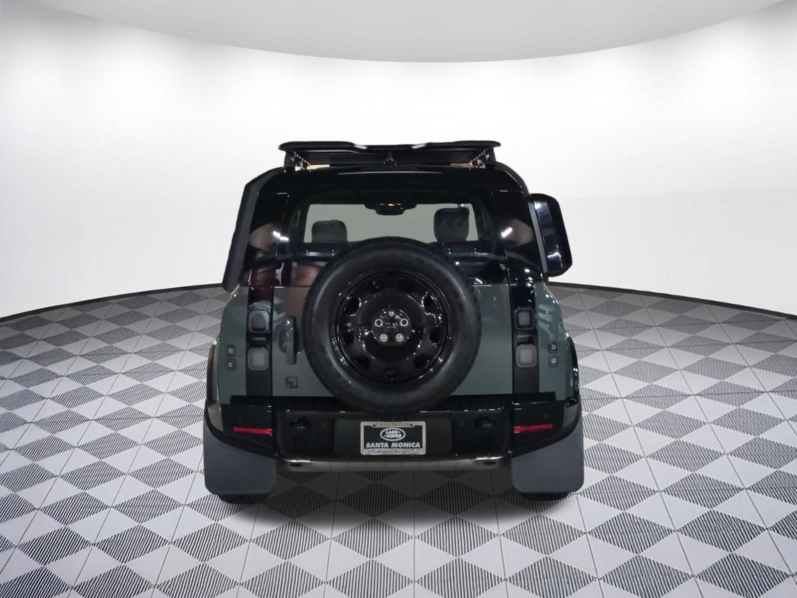 New 2026 Land Rover Defender 110 Trophy Edition AWD/4WD image 4