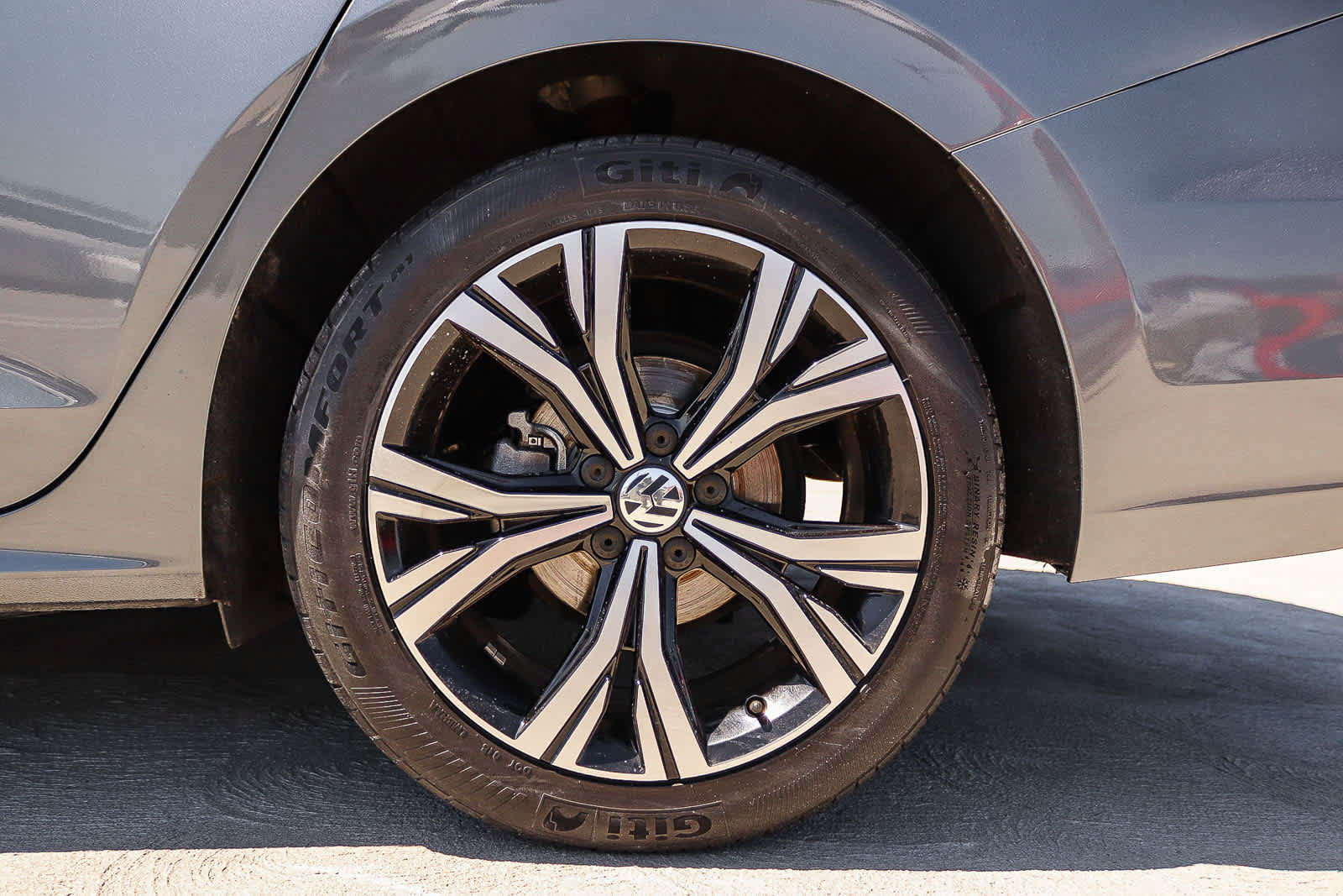 Certified 2022 Volkswagen Passat 2.0T SE FWD image 10