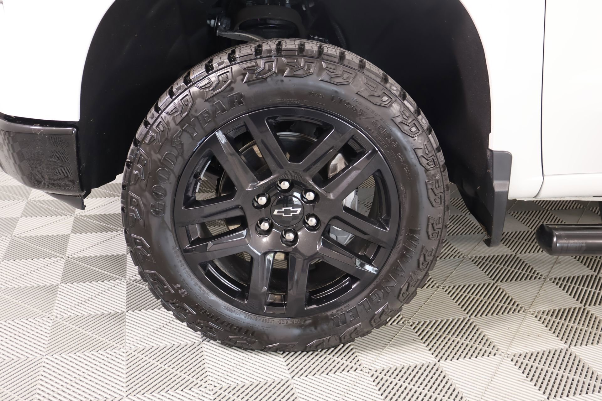 Used 2025 Chevrolet Silverado 1500 Custom Trail Boss AWD/4WD image 16