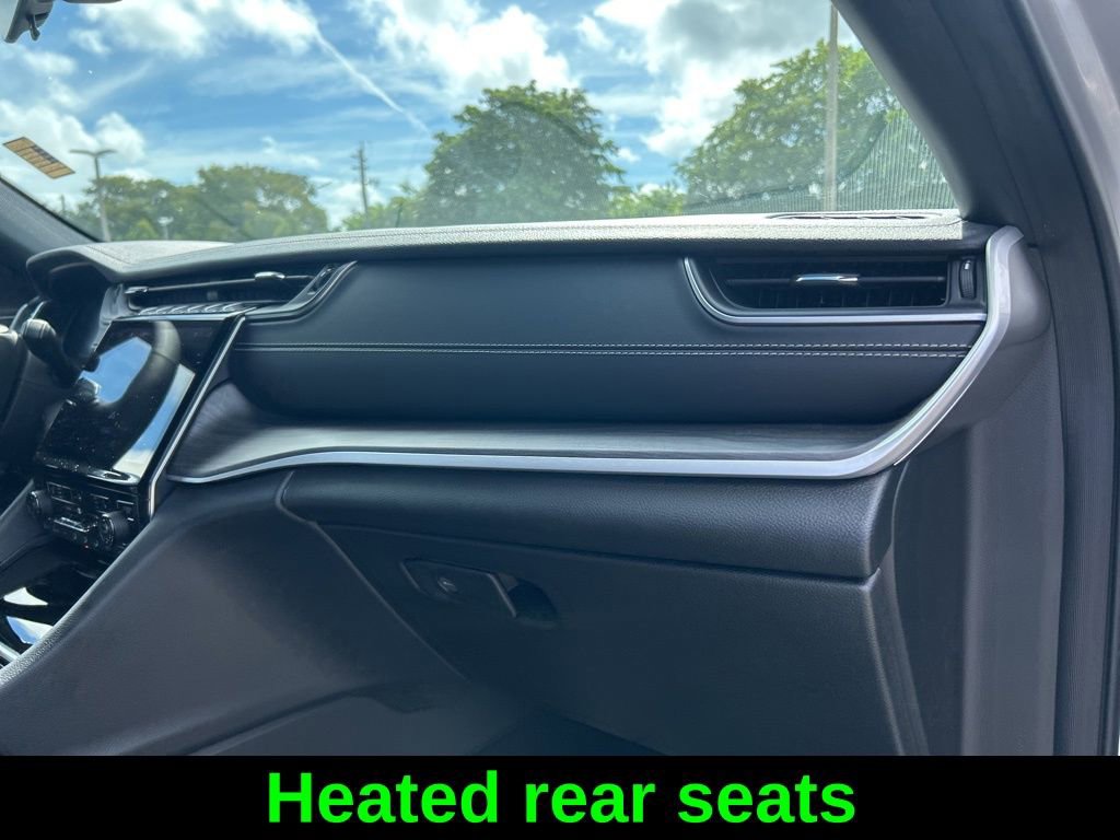 Certified 2025 Jeep Grand Cherokee Limited w/ Black Appearance Package image 26