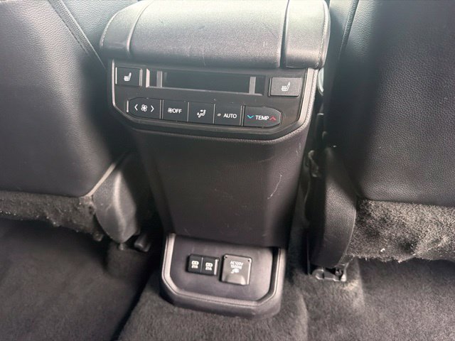Used 2021 Toyota Highlander Platinum AWD/4WD image 14