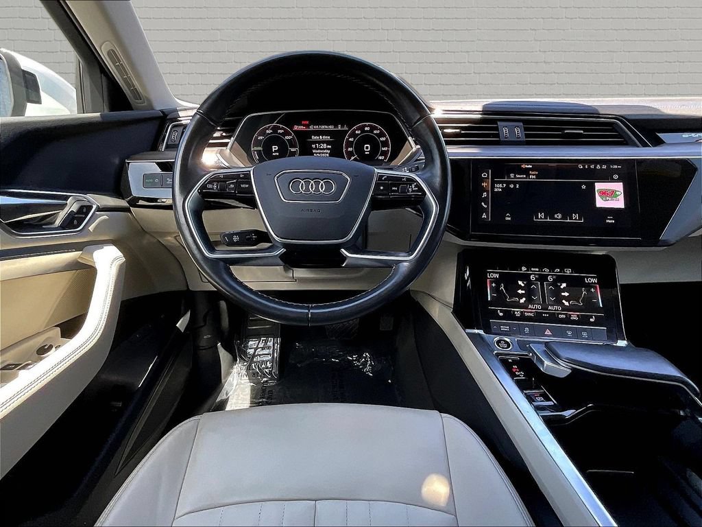 Used 2024 Audi Q8 e-tron Premium AWD/4WD image 8