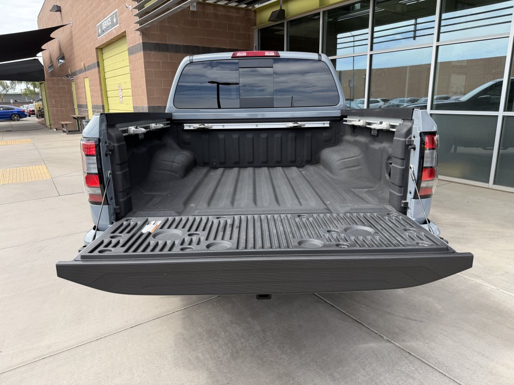 Used 2025 Nissan Frontier PRO-4X w/ Pro Convenience Package AWD/4WD image 35