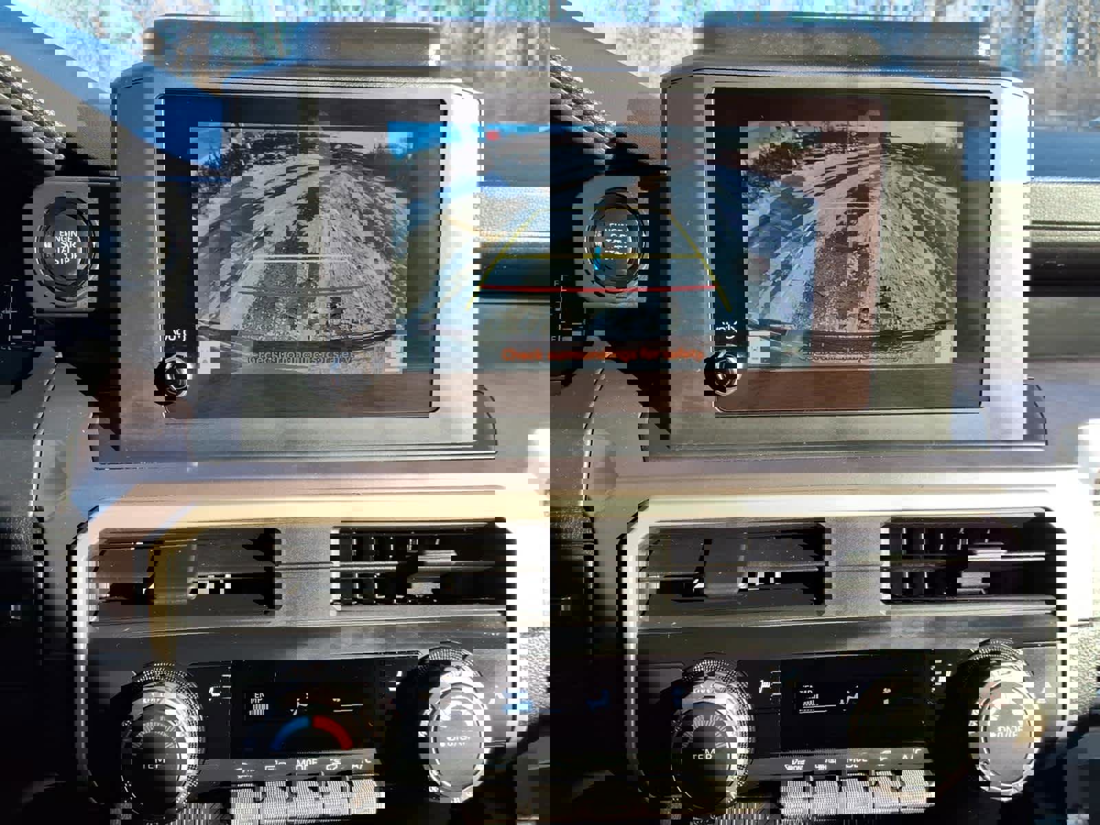 Used 2025 Toyota Tacoma SR5 image 16