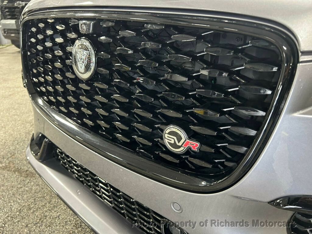 Used 2024 Jaguar F-PACE SVR image 18