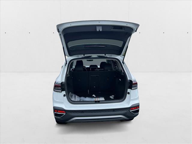 New 2025 Volkswagen Taos SE image 7