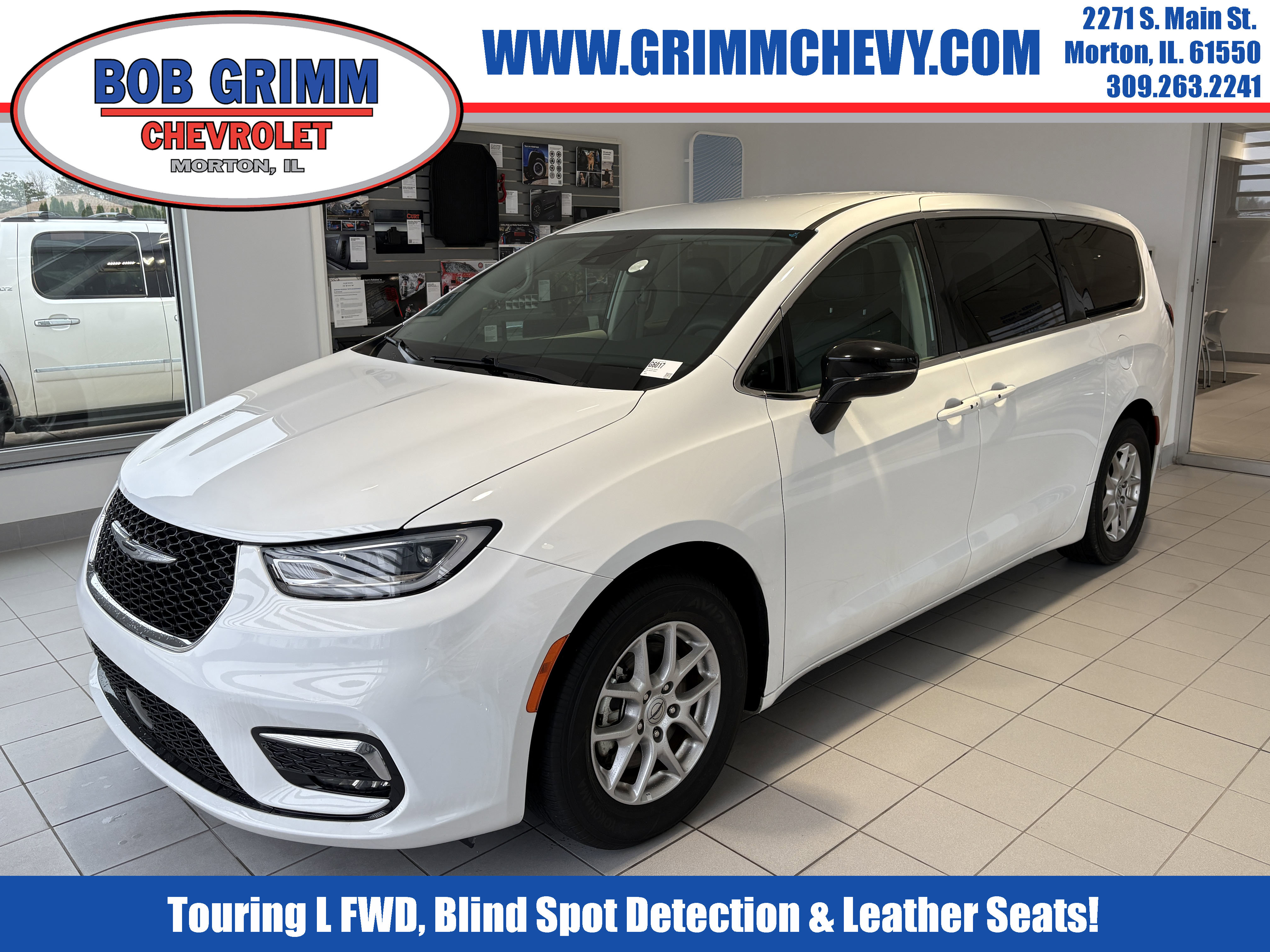 Used 2024 Chrysler Pacifica Touring-L image 1