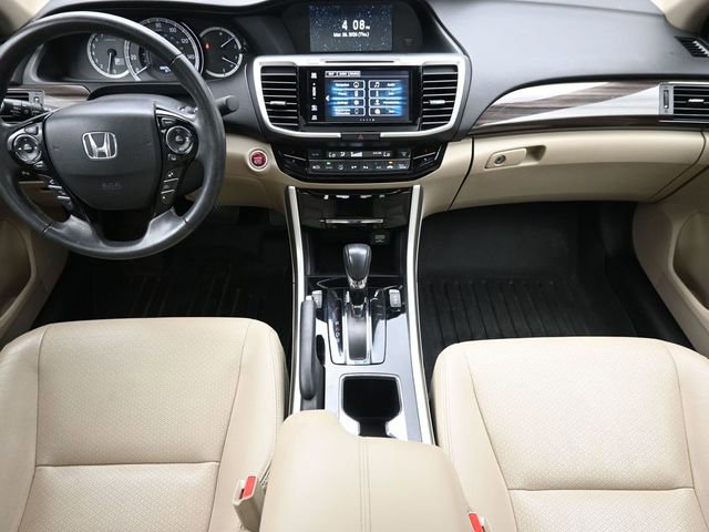 Used 2017 Honda Accord Touring image 21