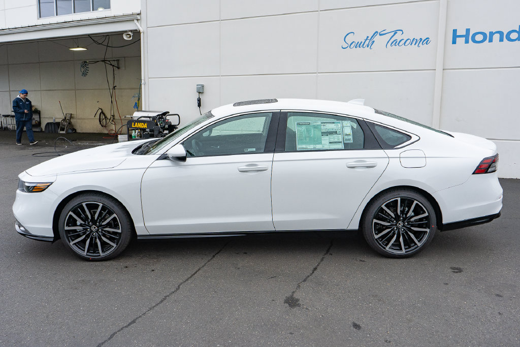 New 2026 Honda Accord Touring image 9