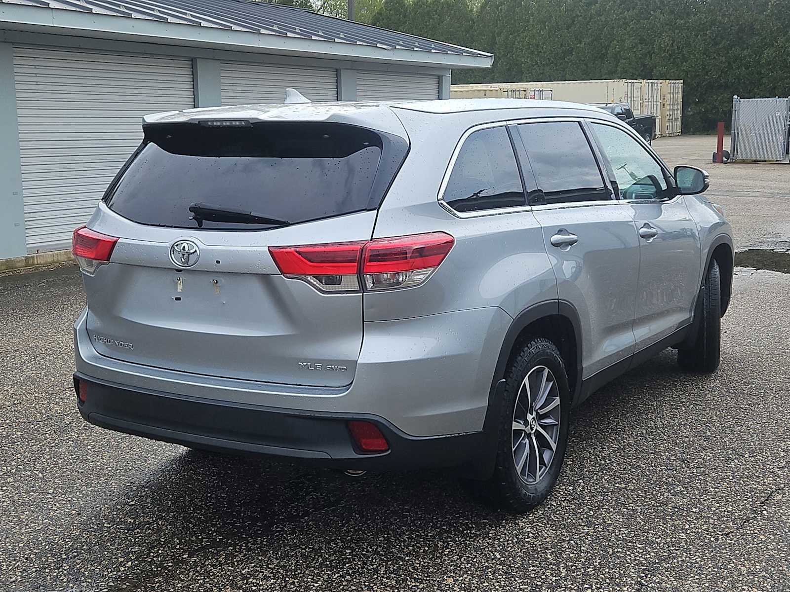 Used 2019 Toyota Highlander XLE AWD/4WD image 8