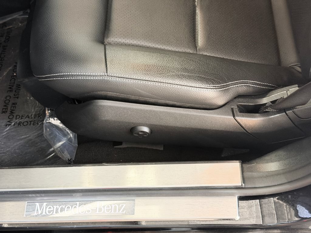 Used 2015 Mercedes-Benz E 250 BlueTEC Sedan image 24