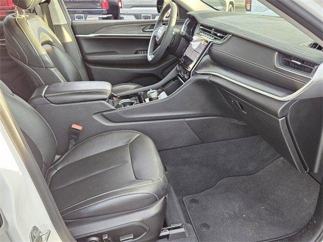 Used 2023 Jeep Grand Cherokee Limited image 15