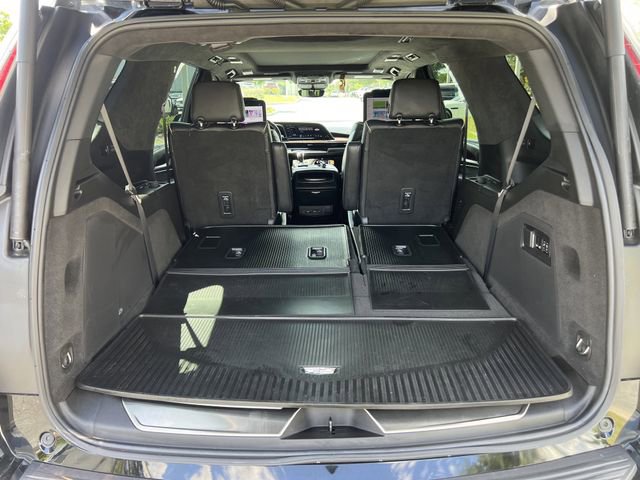 Used 2023 Cadillac Escalade Sport Platinum w/ LPO, ONYX Package AWD/4WD image 12
