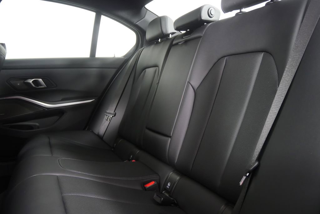 Used 2025 BMW 330i xDrive Sedan image 13