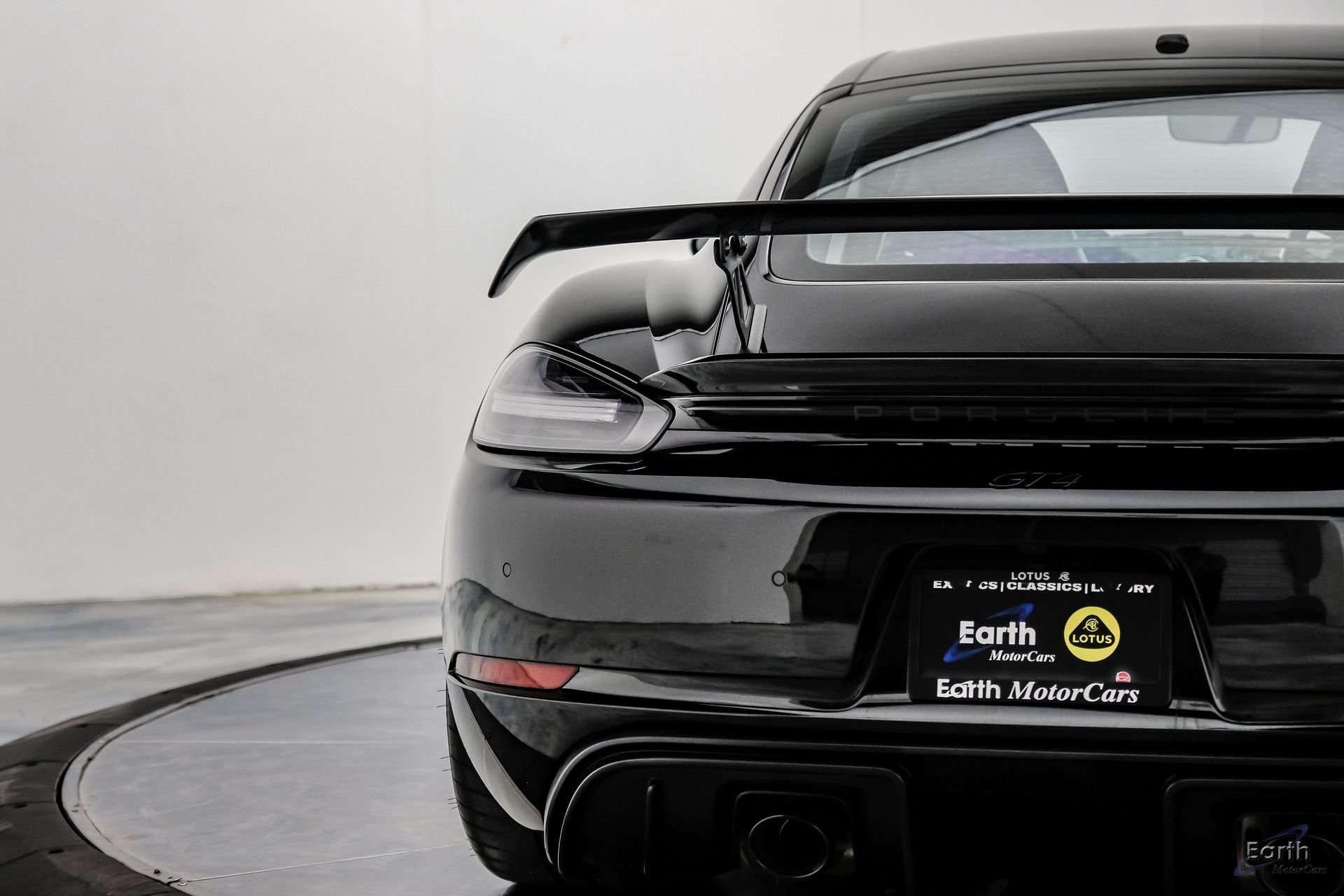 Used 2023 Porsche 718 Cayman GT4 RWD image 16