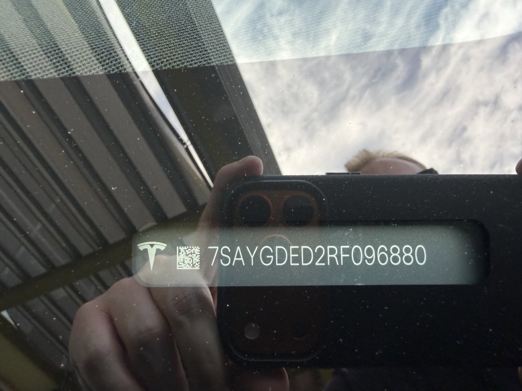 Used 2024 Tesla Model Y 2WD image 42