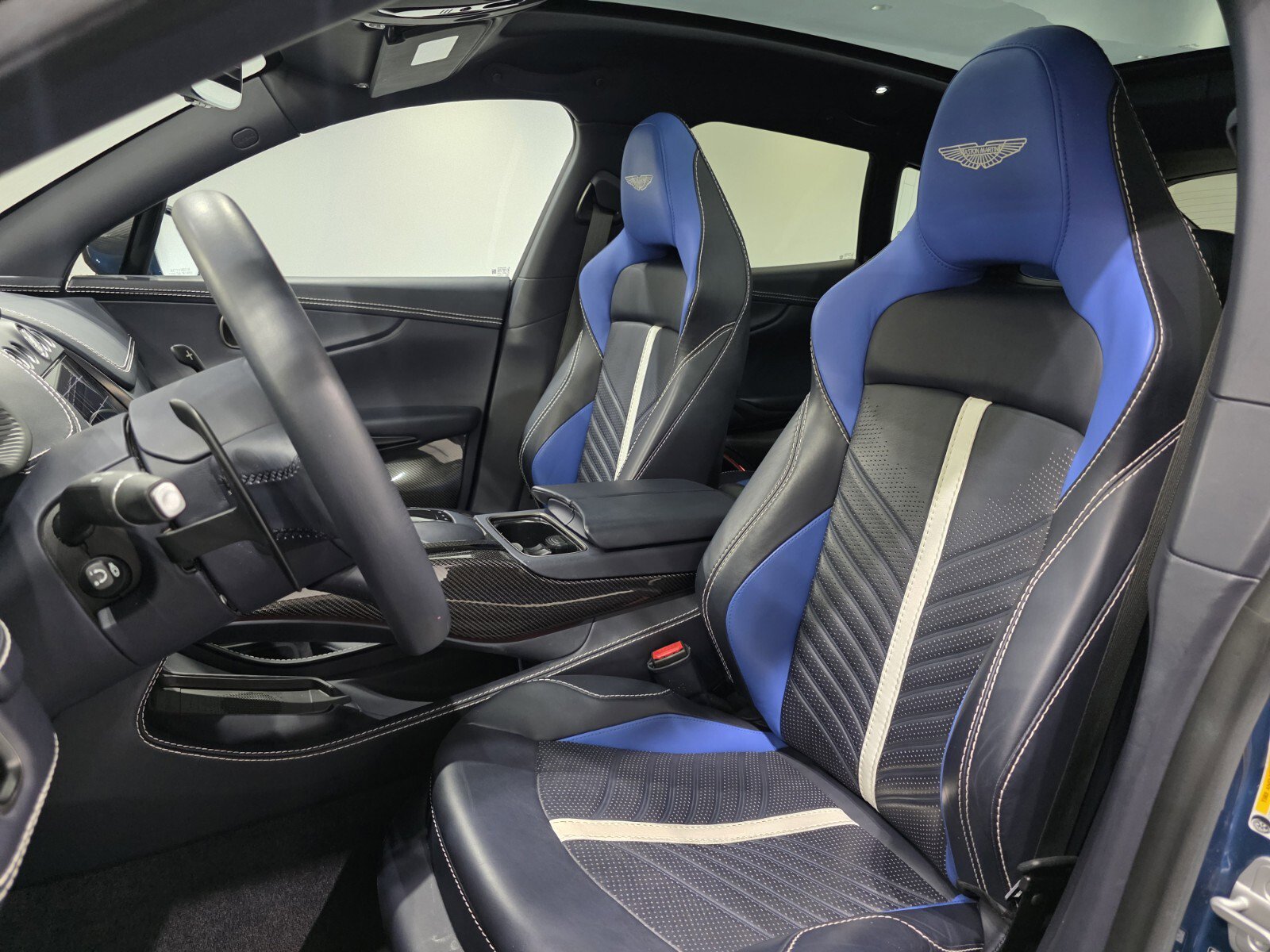 Used 2023 Aston Martin DBX 707 image 12