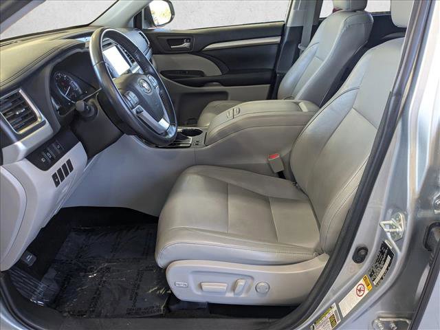 Used 2018 Toyota Highlander XLE image 14