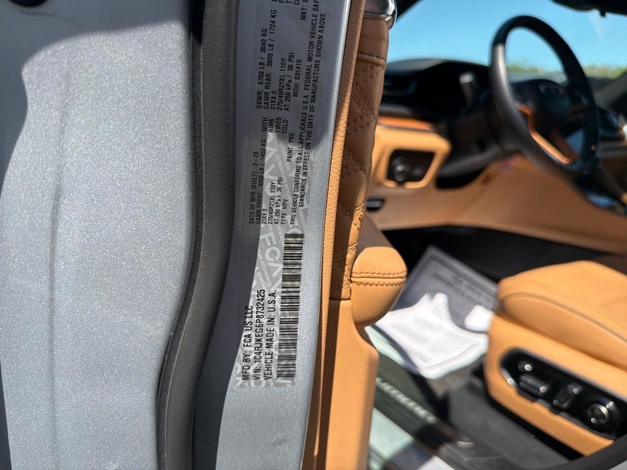 Used 2023 Jeep Grand Cherokee L Summit AWD/4WD image 35