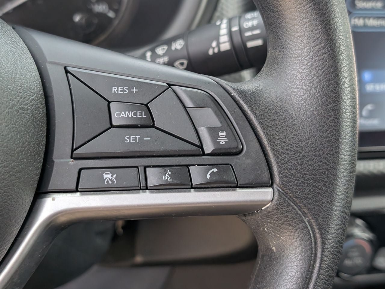Used 2022 Nissan Kicks SV FWD image 22