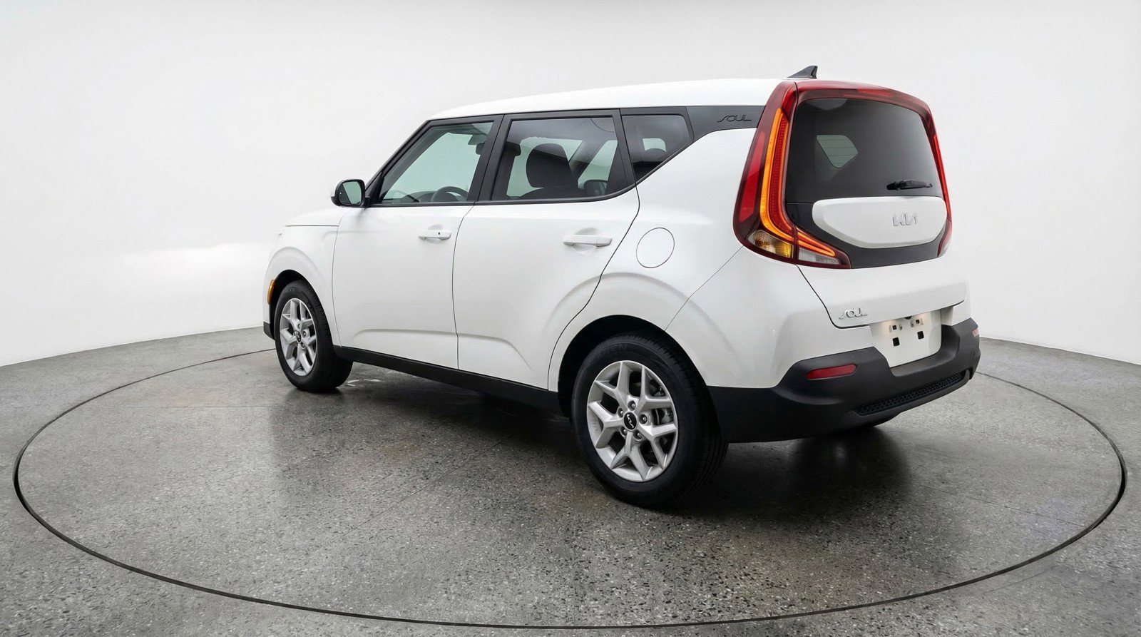Used 2025 Kia Soul LX w/ LX Technology Package FWD image 6