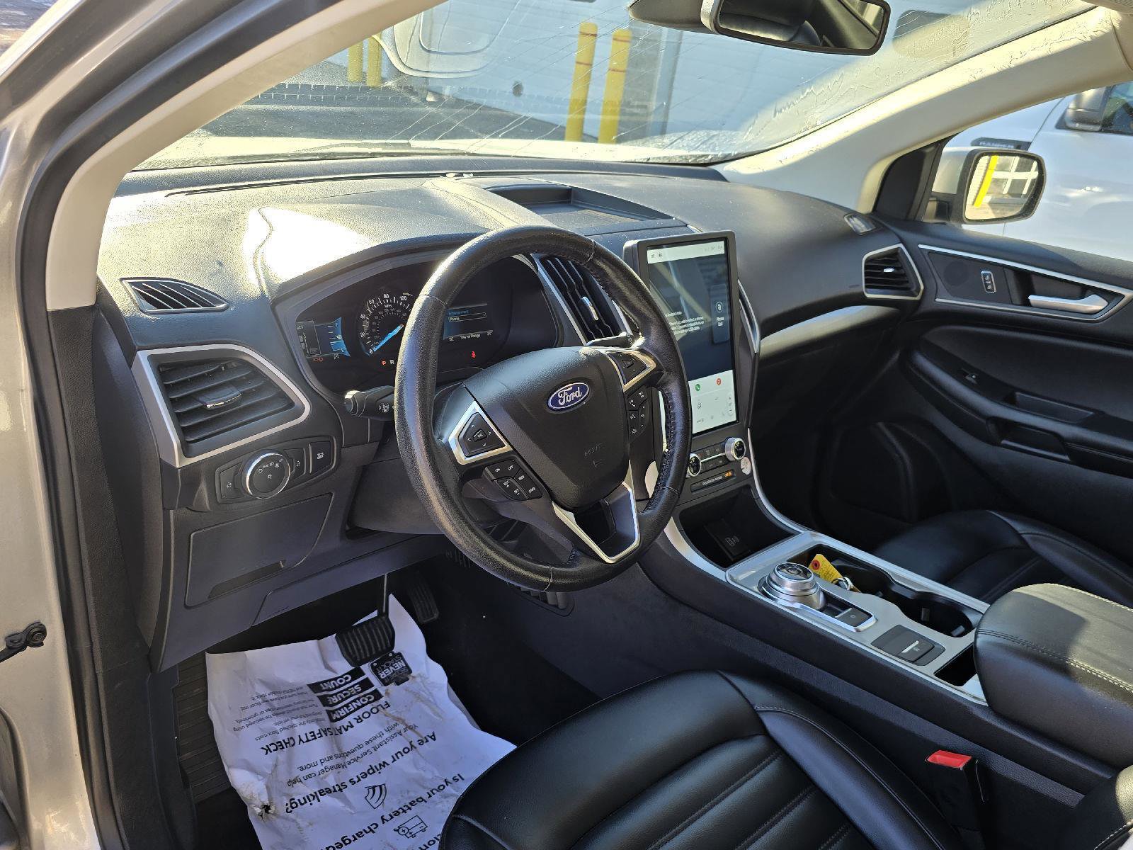 Used 2023 Ford Edge SEL image 9