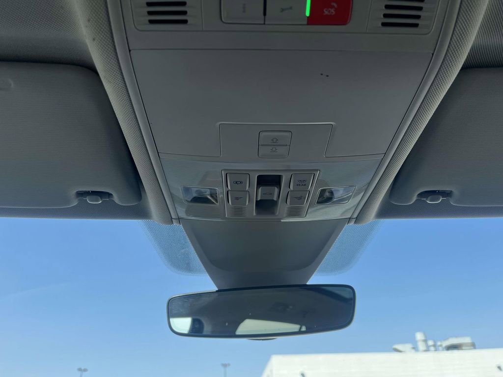 Certified 2023 Volkswagen Tiguan SE w/ Panoramic Sunroof Package image 33