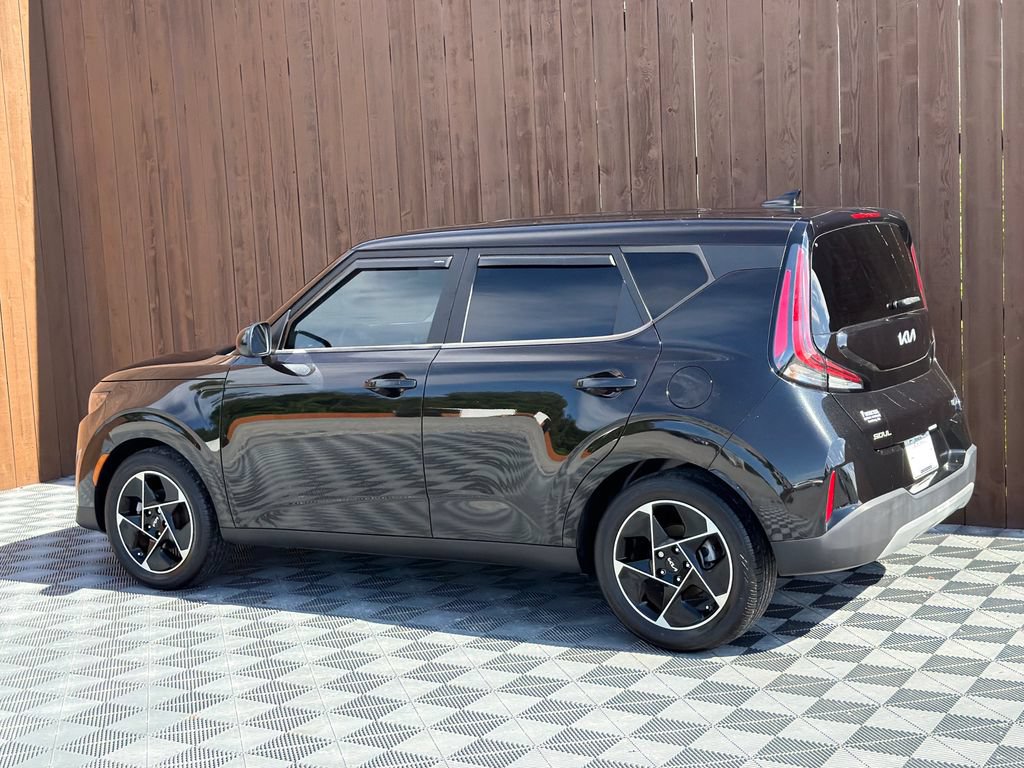 Used 2023 Kia Soul EX FWD image 16