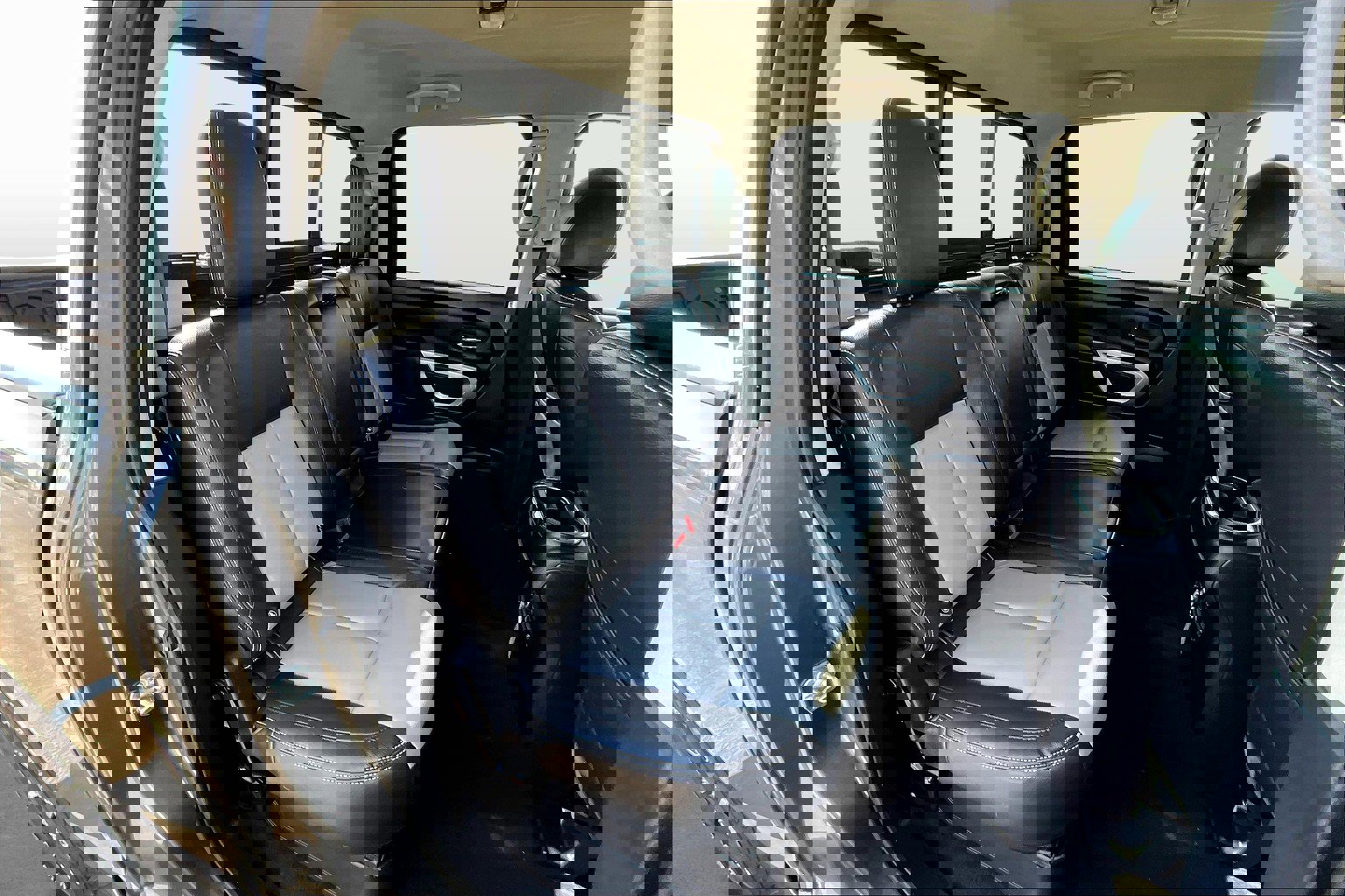 Used 2021 Nissan Titan SV w/ SV Convenience Package image 26