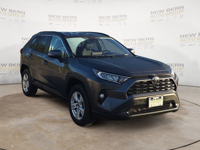 Used 2021 Toyota RAV4 XLE AWD/4WD image 7