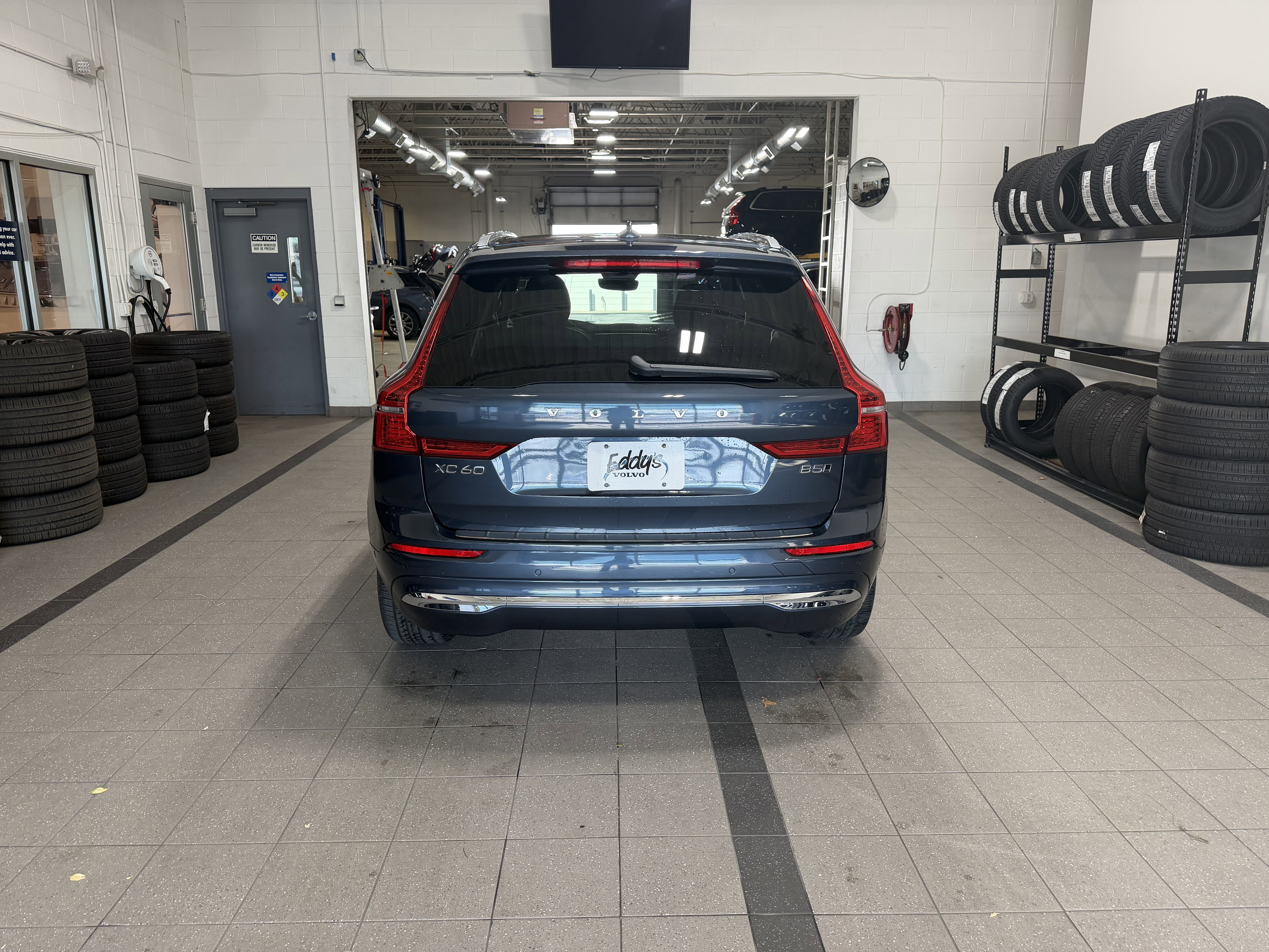 Used 2023 Volvo XC60 B5 Ultimate w/ Climate Package AWD/4WD image 7