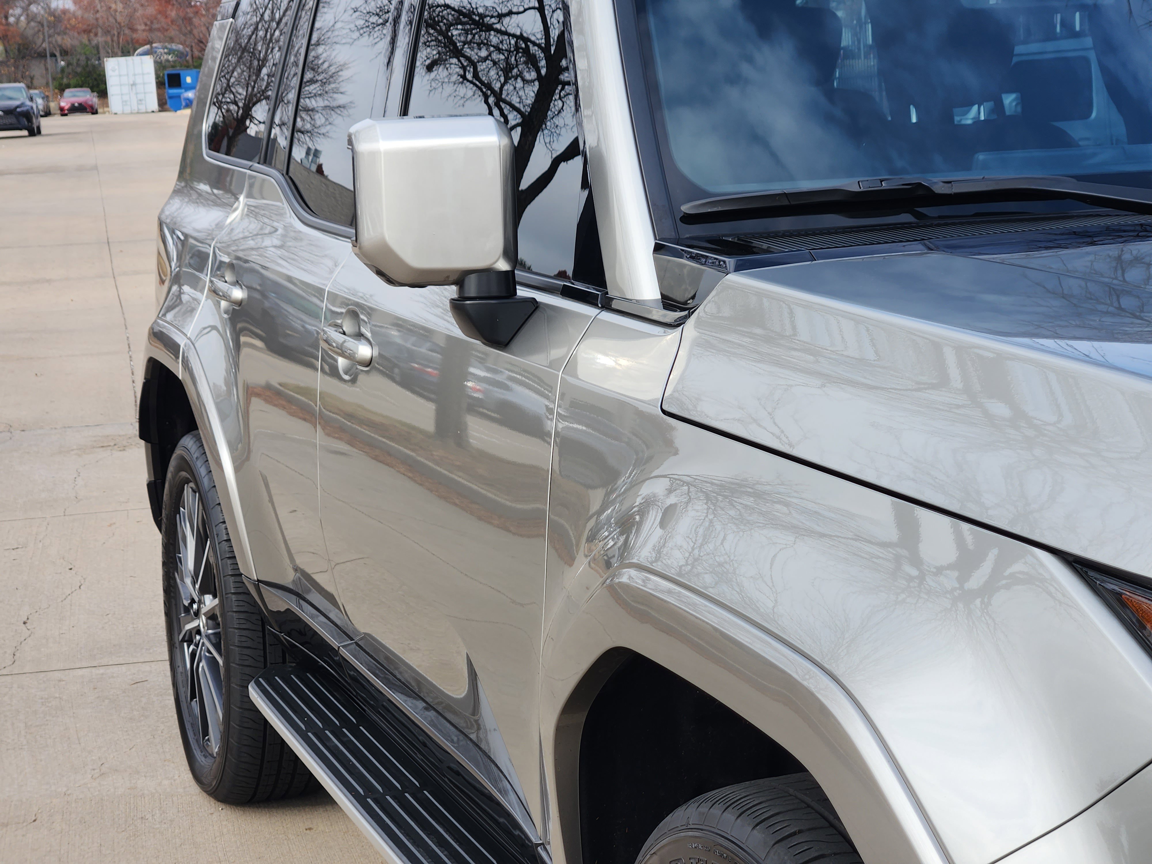 Used 2025 Lexus GX 550 image 8