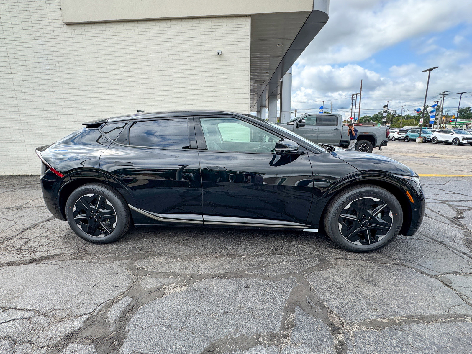 New 2025 Kia EV6 Wind image 4