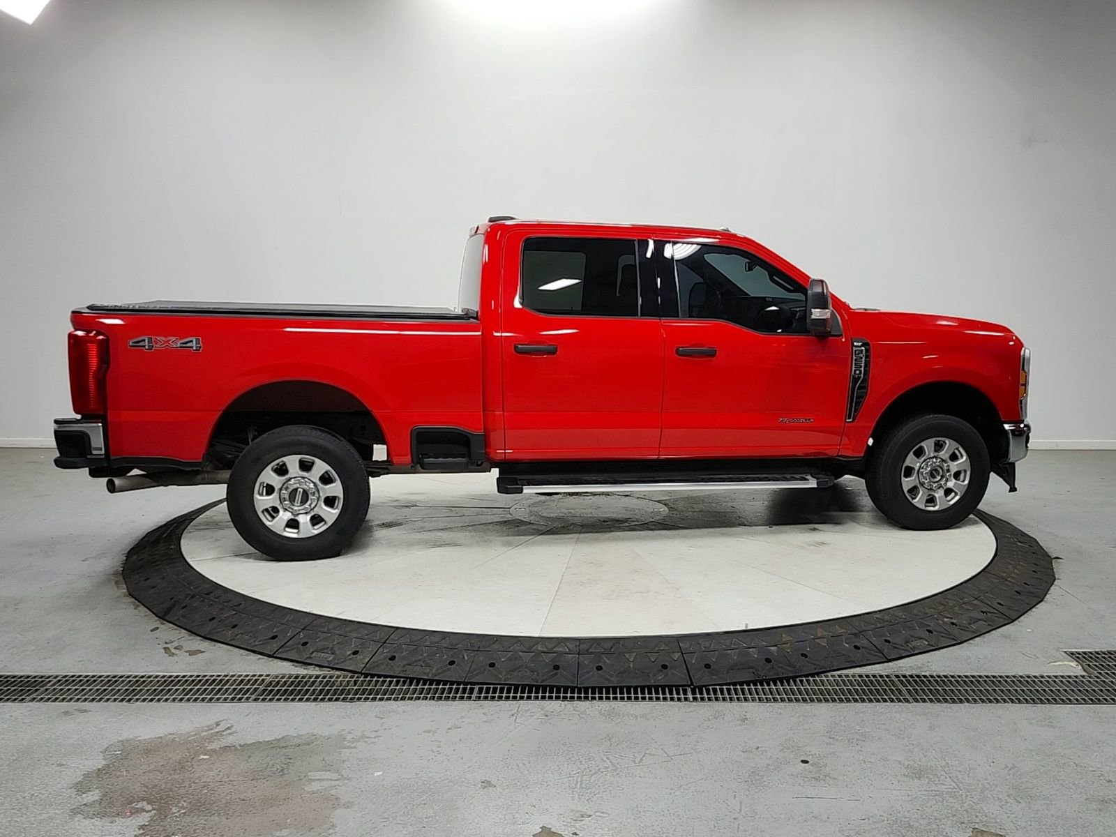 Used 2023 Ford F250 XLT AWD/4WD image 8