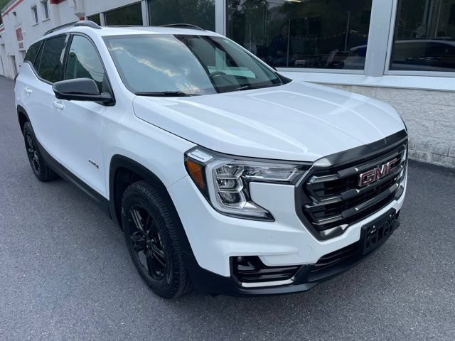 Used 2024 GMC Terrain AT4 w/ Tech Package AWD/4WD image 2