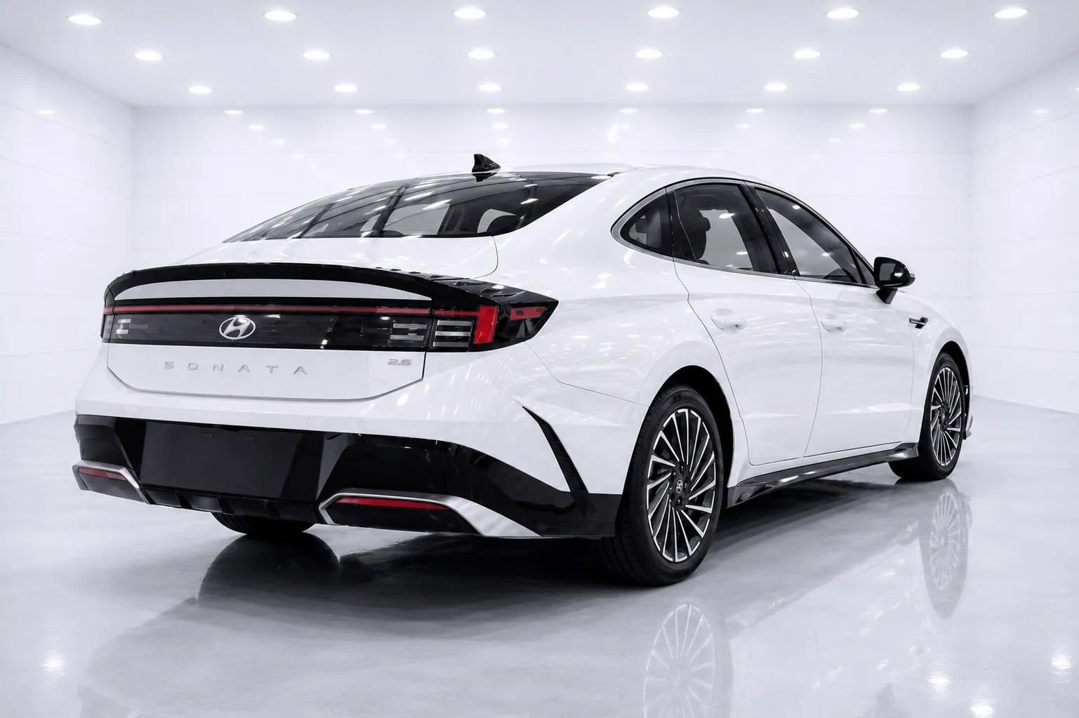 Used 2025 Hyundai Sonata SEL FWD image 5