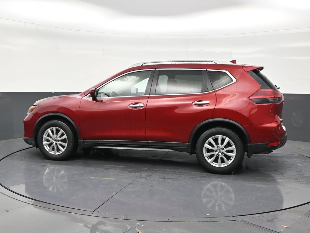 Used 2020 Nissan Rogue SV FWD image 2