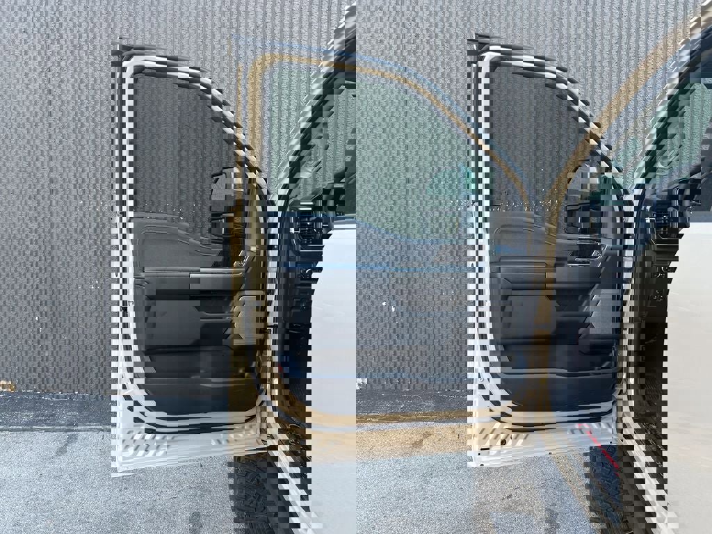 New 2026 Ford F250 Lariat w/ Black Appearance Package image 15