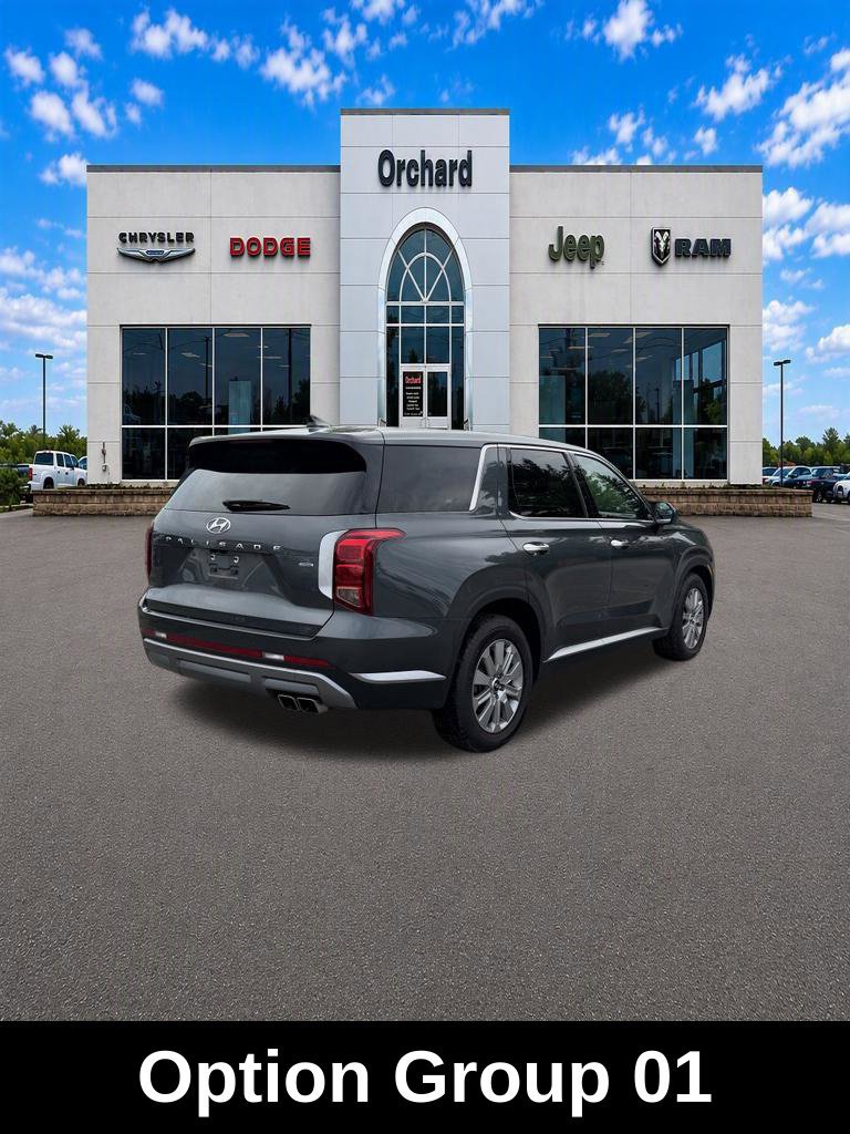 Used 2023 Hyundai Palisade SE AWD/4WD image 3