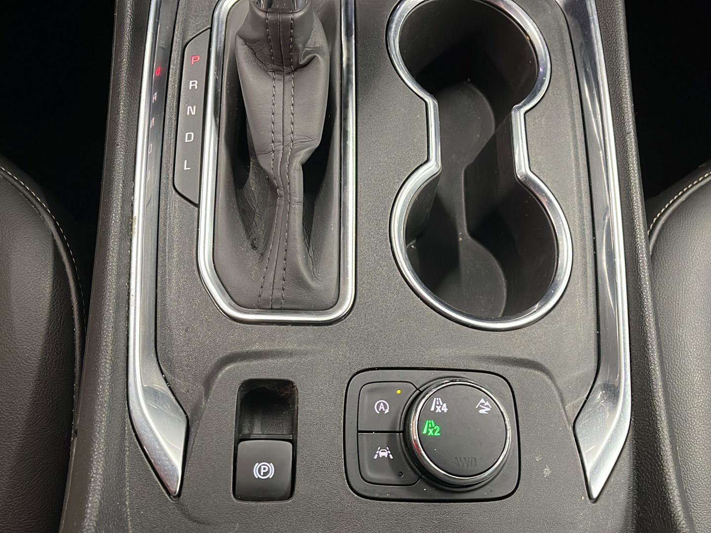 Used 2022 Chevrolet Traverse LT image 13