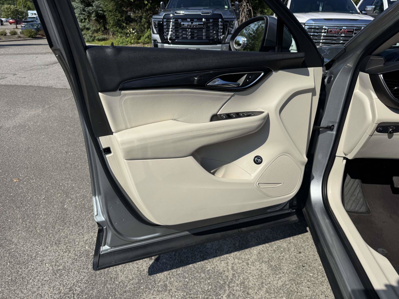 Used 2023 Buick Envision Preferred AWD/4WD image 18
