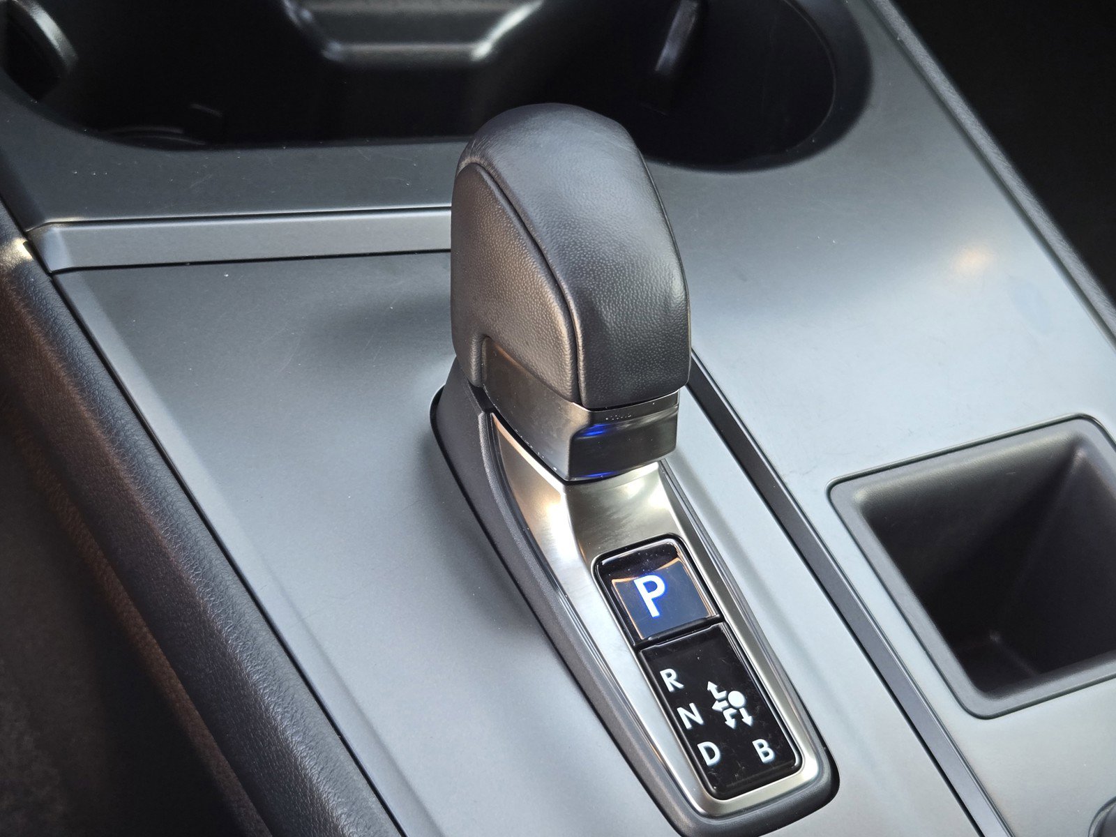 Certified 2025 Lexus UX 300h FWD image 21