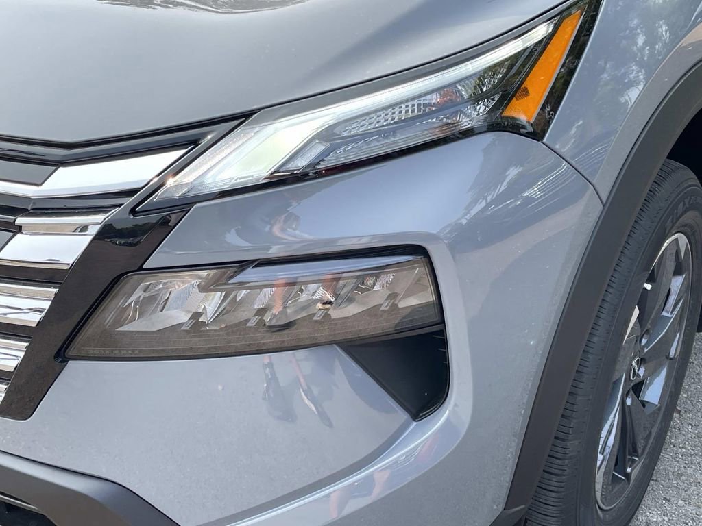 New 2026 Nissan Rogue SV FWD image 10