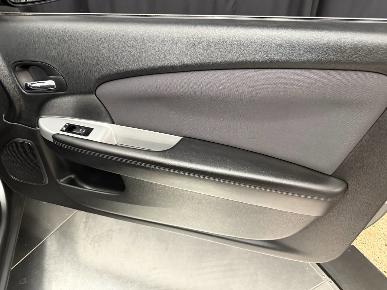 Used 2013 Chrysler 200 Touring image 20