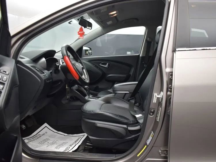 Used 2011 Hyundai Tucson GLS image 14