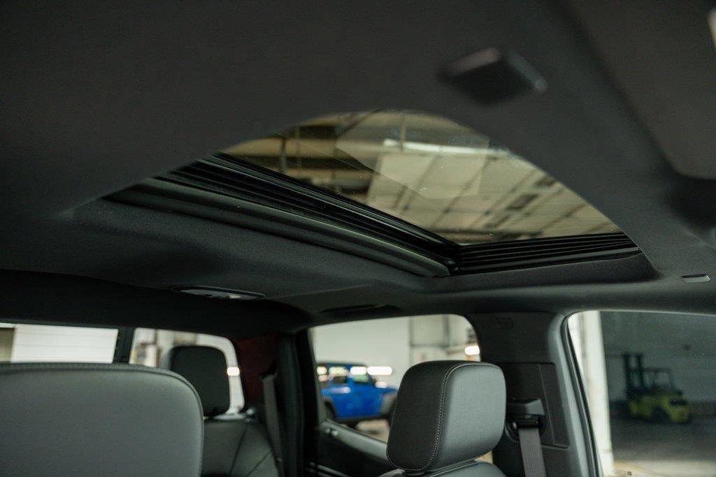 New 2024 GMC Canyon Elevation w/ Elevation Premium Package image 19